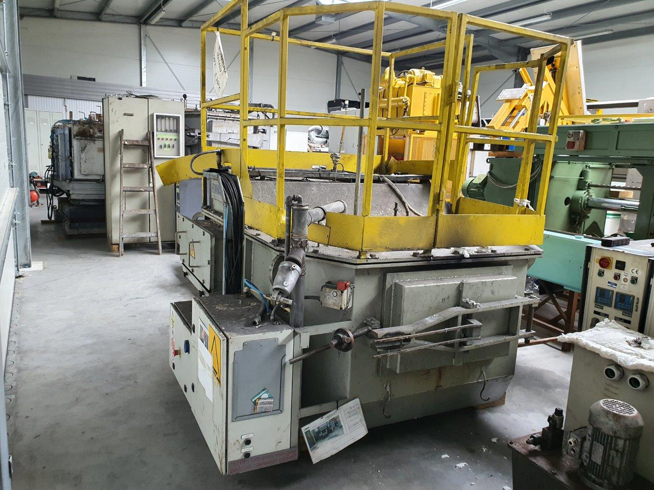 Krown Krownmatic KM 900 dosing furnace O1698, used Krown Krownmatic KM 900 dosing furnace O1698, used
