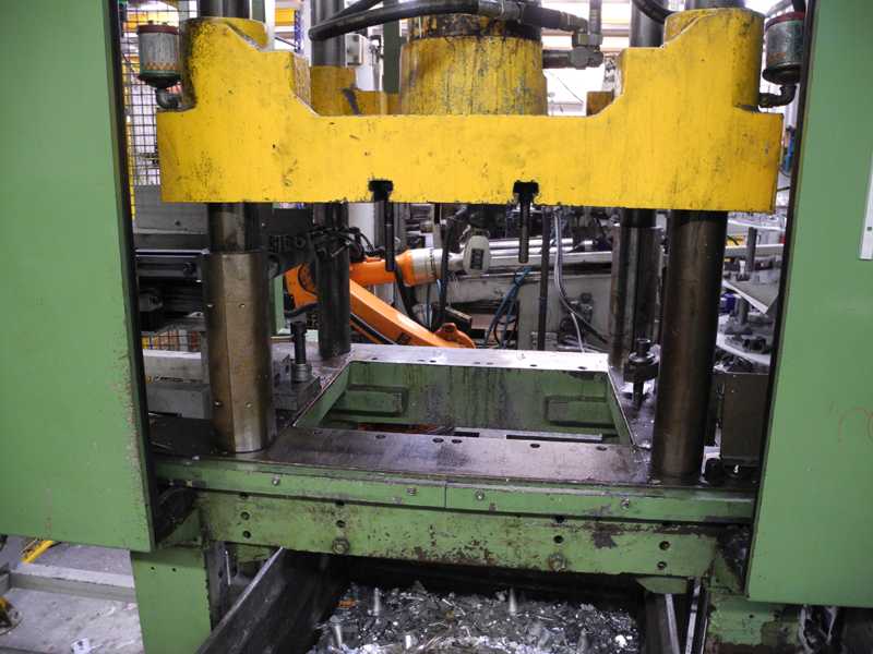 Kuka KR 16-F, foundry robot, used HR1814