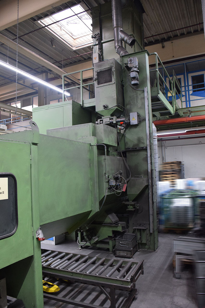 Walther Trowal THM 400/2E continuous shot blasting machine SA2125, used