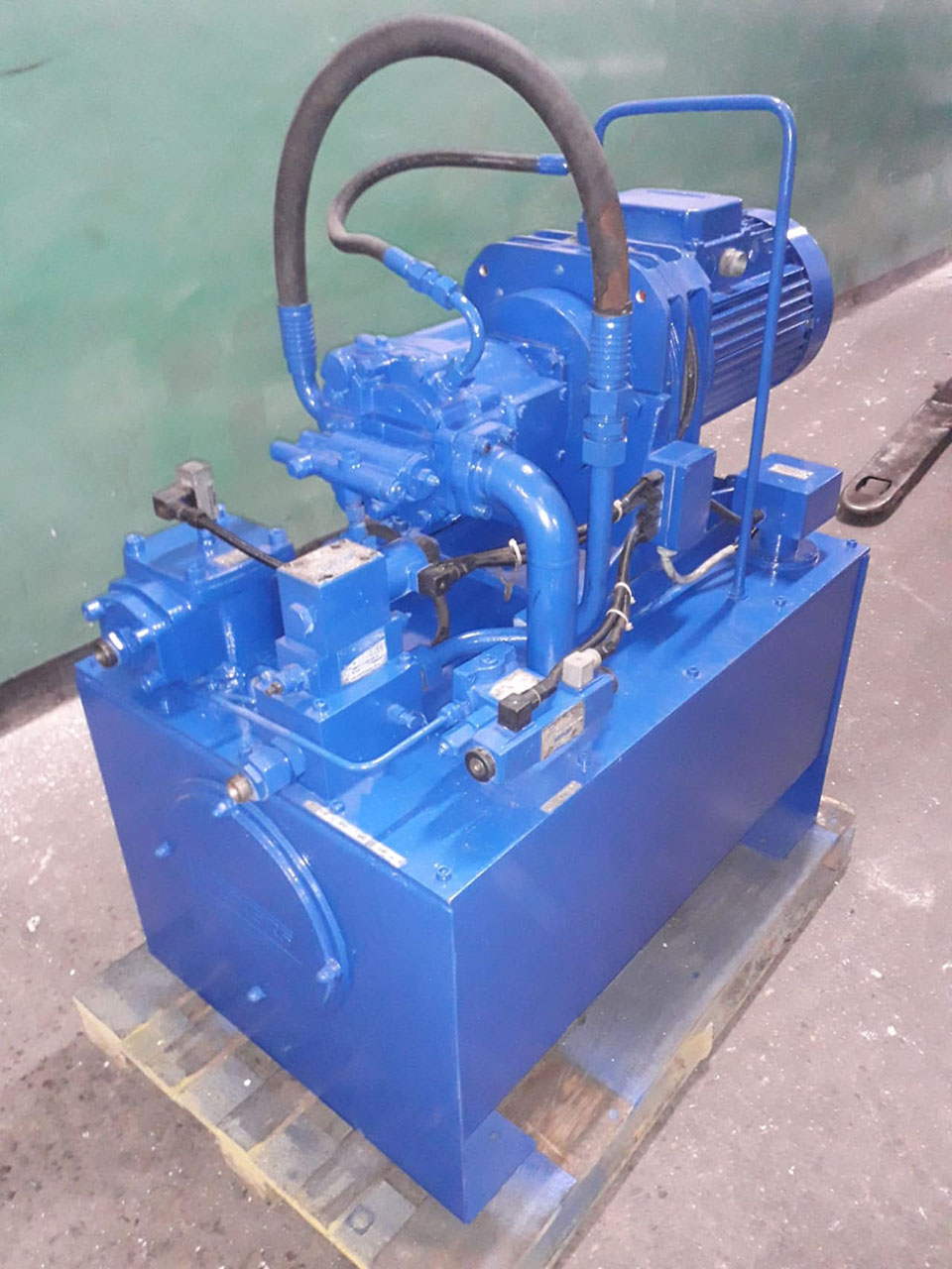 Vickers hydraulic power unit ZU2099, used