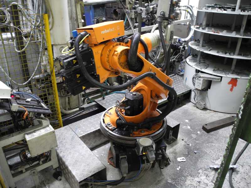 Kuka KR 16-F, foundry robot, used HR1814