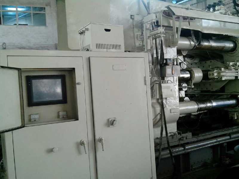 Toshiba DC 800 cold chamber die casting machine, used