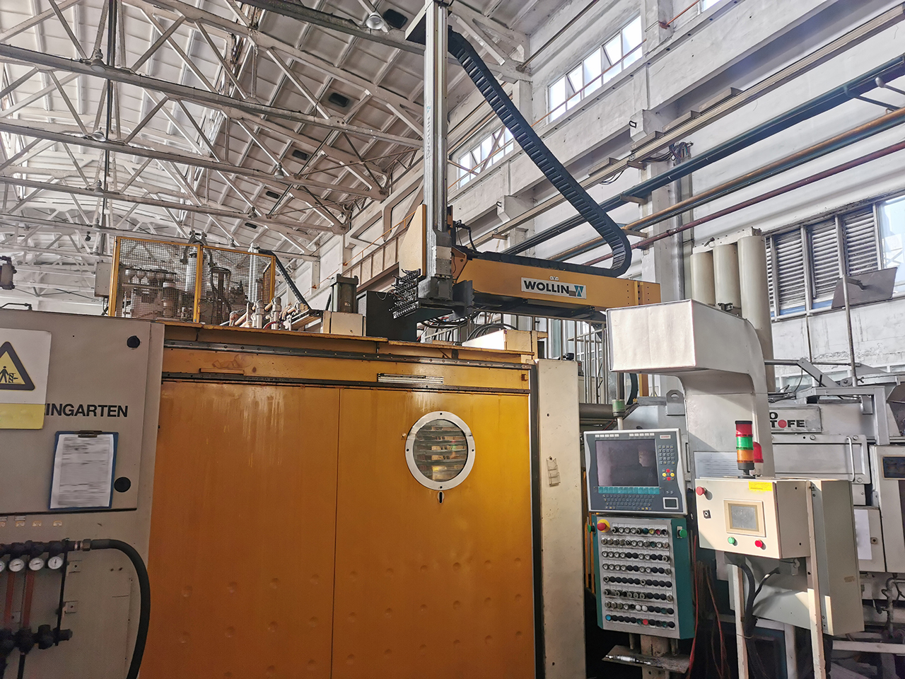 Weingarten-GDK-1600-p2 Müller Weingarten GDK 1600 cold chamber die casting machine KK1577, used