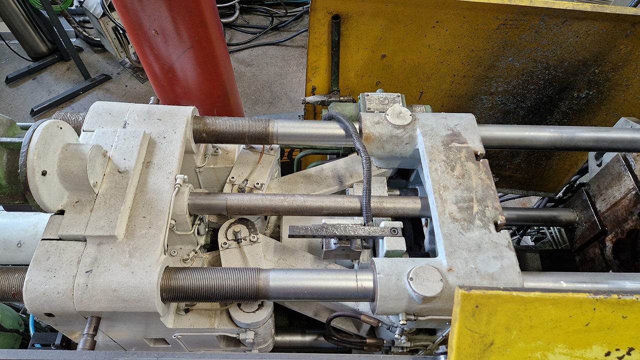 Frech DAW 40 hot chamber die casting machine WK1459, used Frech DAW 40 hot chamber die casting machine WK1459, used