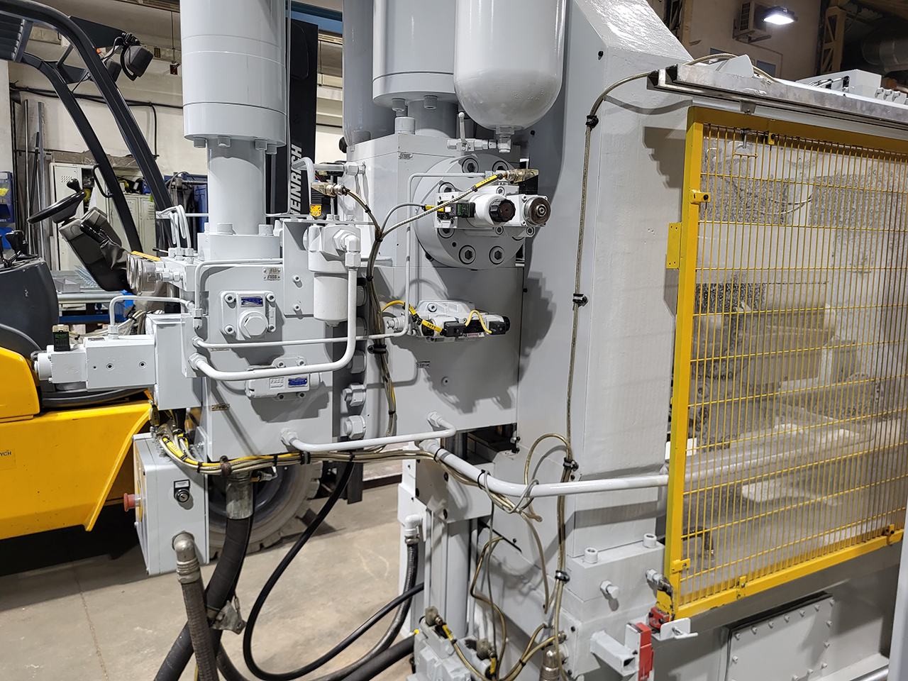 CDCM 800 SQ cold chamber die casting machine KK1638, used CDCM 800 SQ cold chamber die casting machine KK1638, used