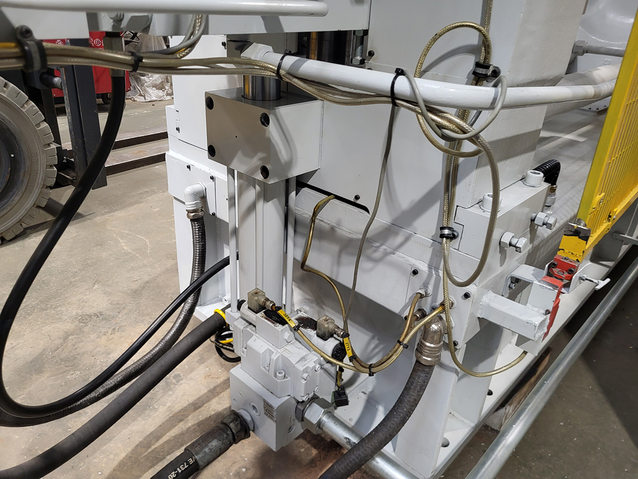CDCM 800 SQ cold chamber die casting machine KK1638, used CDCM 800 SQ cold chamber die casting machine KK1638, used