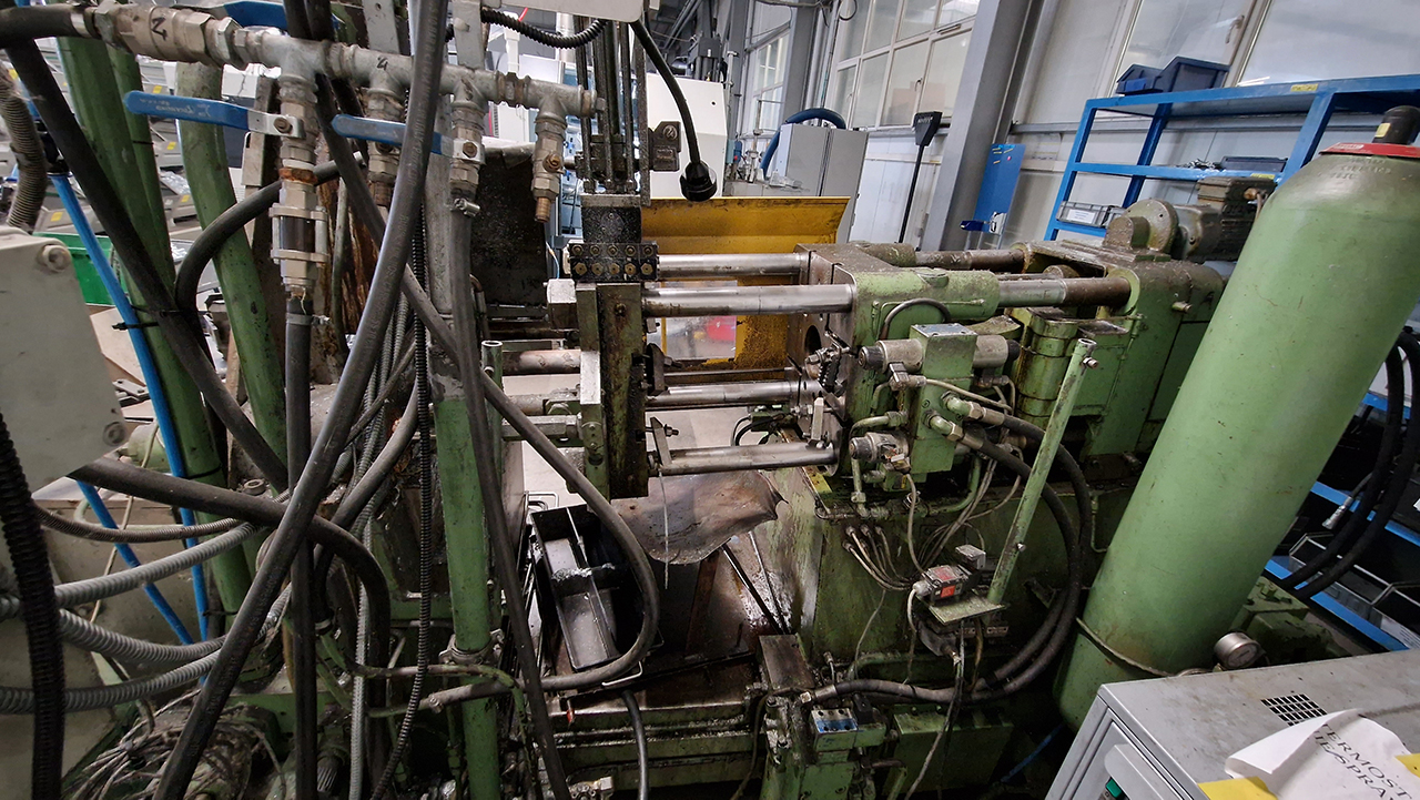 Frech DAW 40 hot chamber die casting machine WK1461, used Frech DAW 40 hot chamber die casting machine WK1461, used