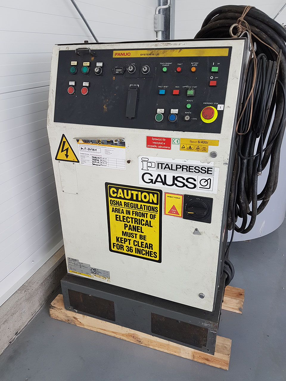 FANUC S-420 i F foundry robot, used HR1815