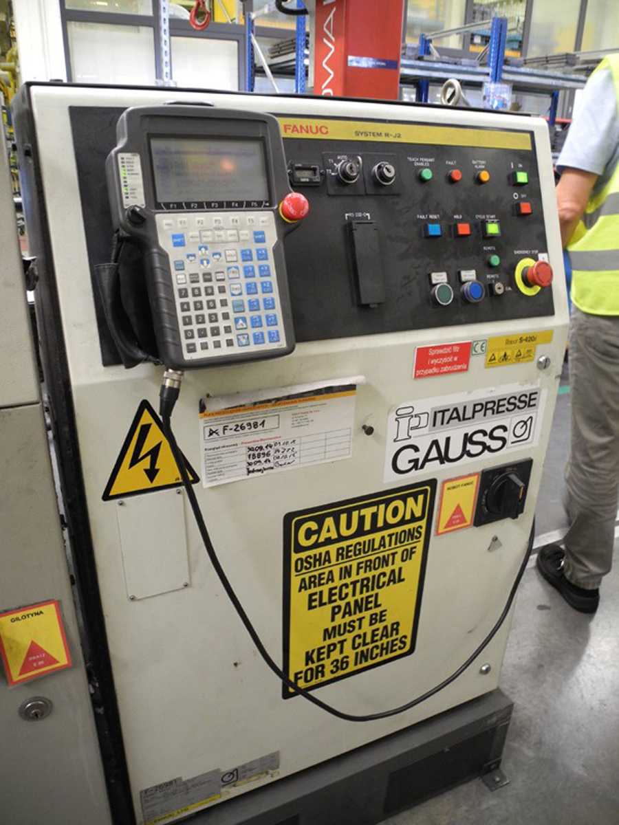 FANUC S-420 i F foundry robot, used HR1815