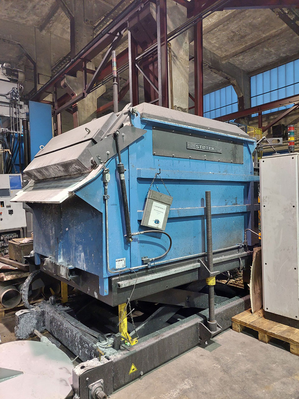 Stotek DTE 3010 dosing furnace O1829, used