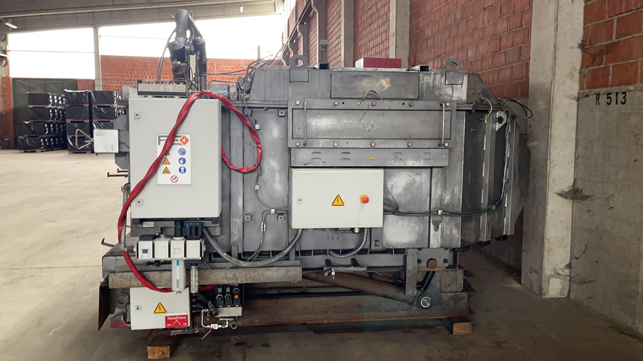 ZPF Foundry 4 TD3150SC dosing furnace O1744, used ZPF Foundry 4 TD3150SC dosing furnace O1744, used