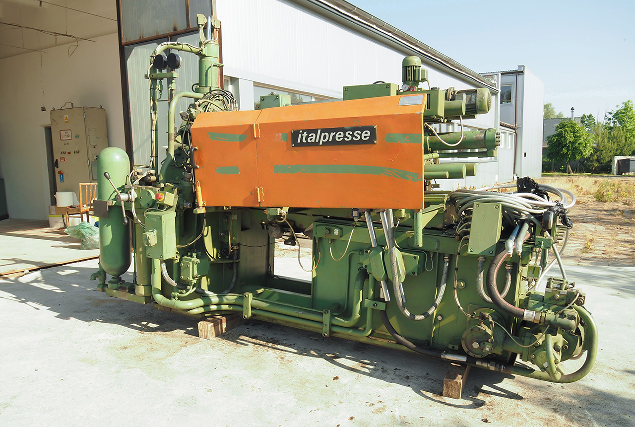 Italpresse AZ 90 hot chamber die casting machine WK1395, used