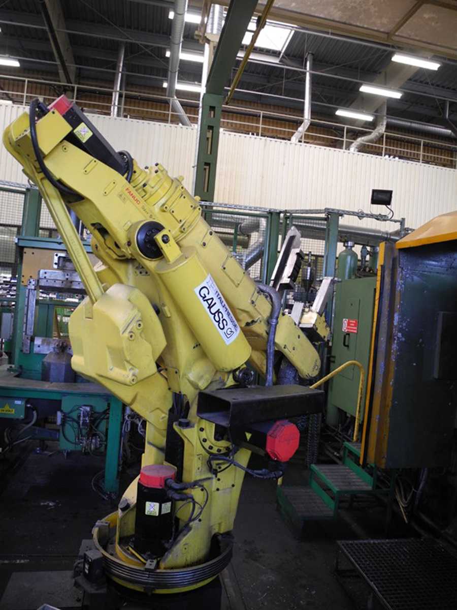 FANUC S-420 i F foundry robot, used HR1815