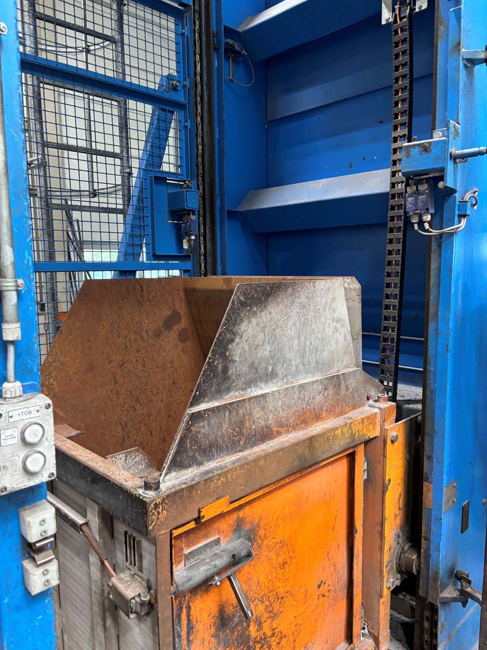 StrikoWestofen MH II-T 3000/2000 G-eg Plus+ melting and holding furnace O1843, used StrikoWestofen MH II-T 3000/2000 G-eg Plus+ melting and holding furnace O1843, used