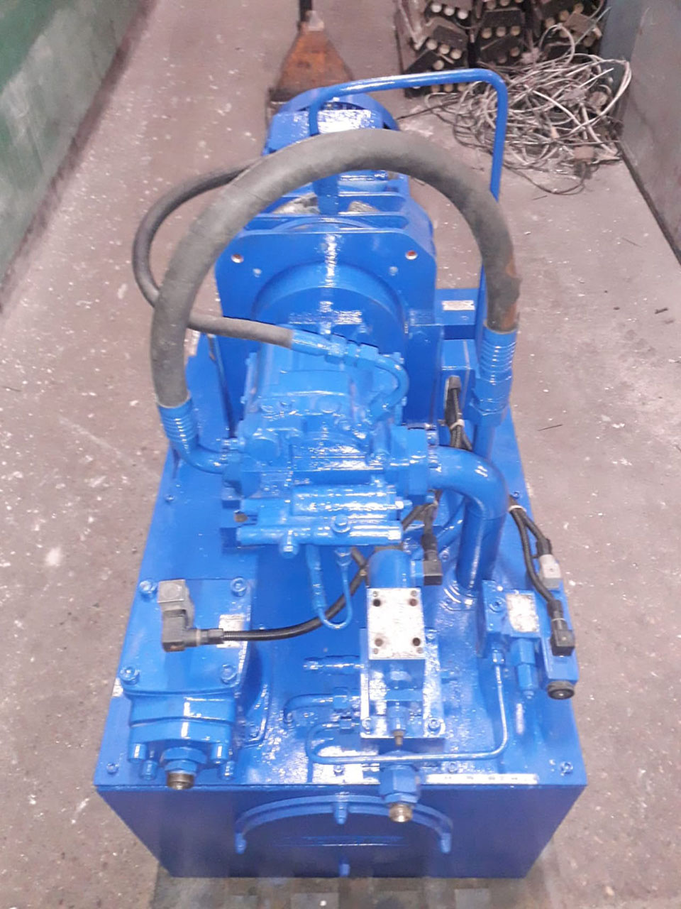 Vickers hydraulic power unit ZU2099, used