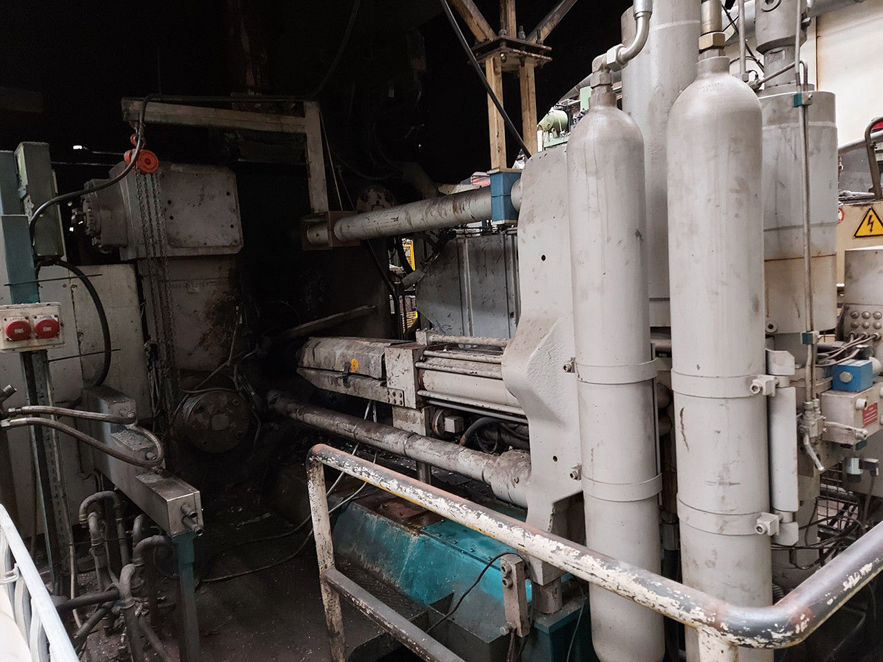 Bühler Evolution B 140 D cold chamber die casting machine KK1580, used ...
